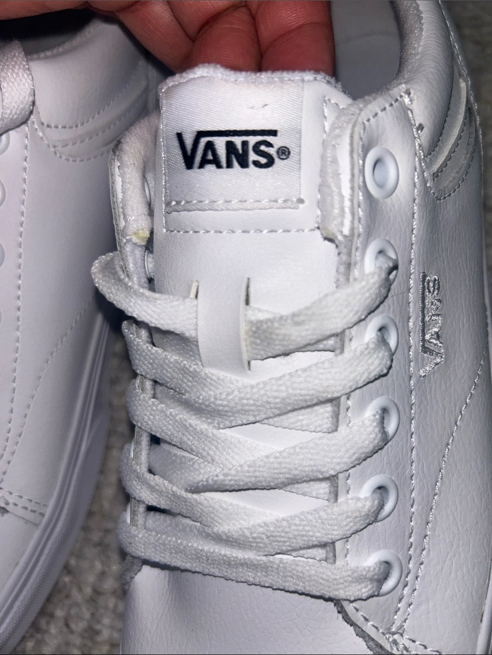 NEW *Display* Vans Seldan White Leather Low Top Sneakers Women’s 9 - Picture 6 of 10